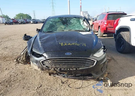 2019 Ford Fusion S z USA, uszkodzony, nr VIN 3FA6P0G7XKR268622